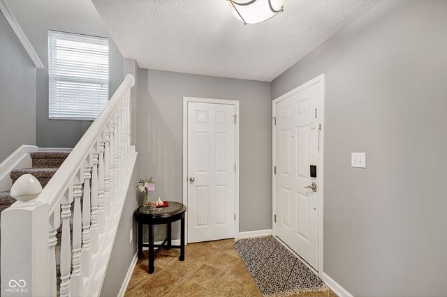 15472 Old Pond Circle, Noblesville, IN 46060