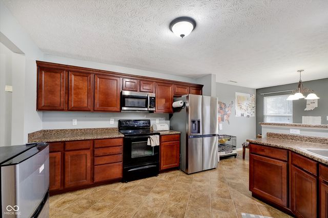 15472 Old Pond Circle, Noblesville, IN 46060