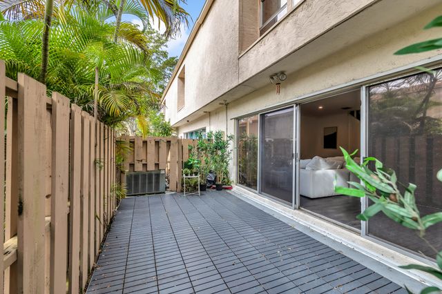 881 NW 81 Way 3, Plantation, FL 33324