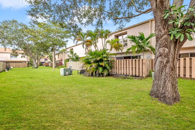 881 NW 81 Way 3, Plantation, FL 33324