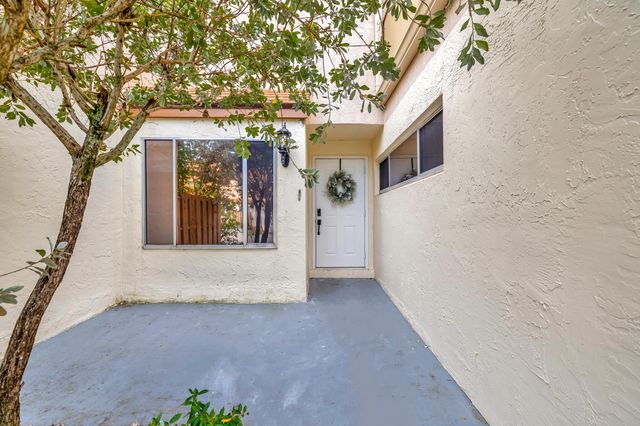 881 NW 81 Way 3, Plantation, FL 33324