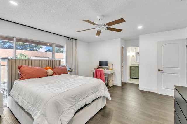 881 NW 81 Way 3, Plantation, FL 33324