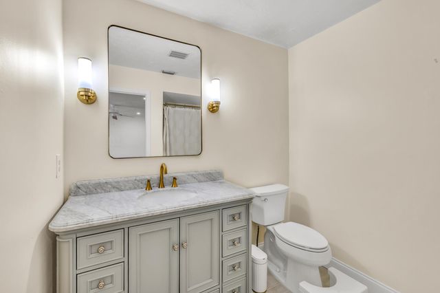 881 NW 81 Way 3, Plantation, FL 33324