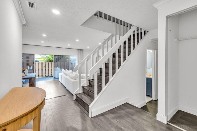 881 NW 81 Way 3, Plantation, FL 33324