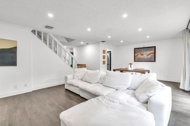 881 NW 81 Way 3, Plantation, FL 33324