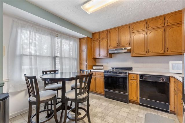 2203 Clarendon NE Court, Conyers, GA 30012