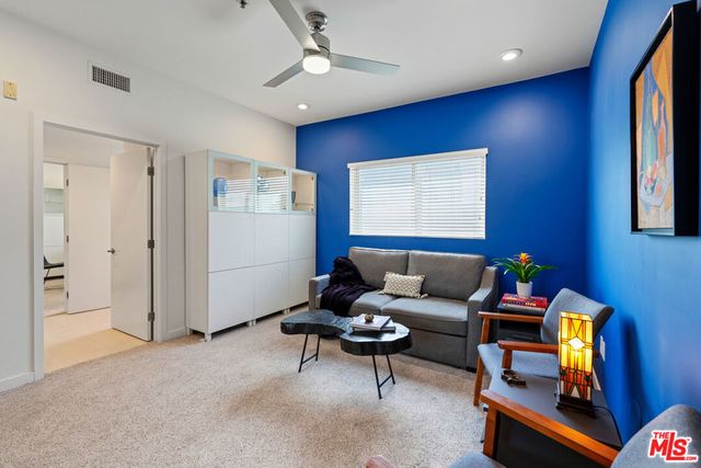 5016 Bakman Avenue 401, North Hollywood, CA 91601