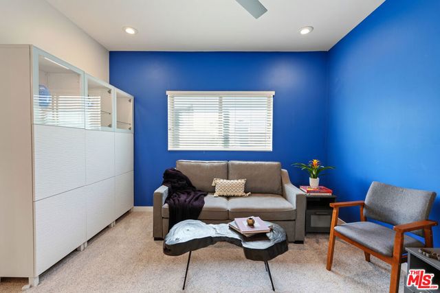 5016 Bakman Avenue 401, North Hollywood, CA 91601