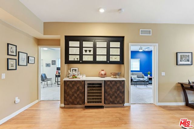 5016 Bakman Avenue 401, North Hollywood, CA 91601