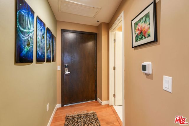 5016 Bakman Avenue 401, North Hollywood, CA 91601