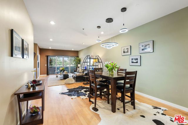 5016 Bakman Avenue 401, North Hollywood, CA 91601