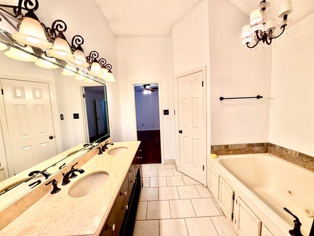 1466 FOX TRACE DR, Cordova, TN 38016