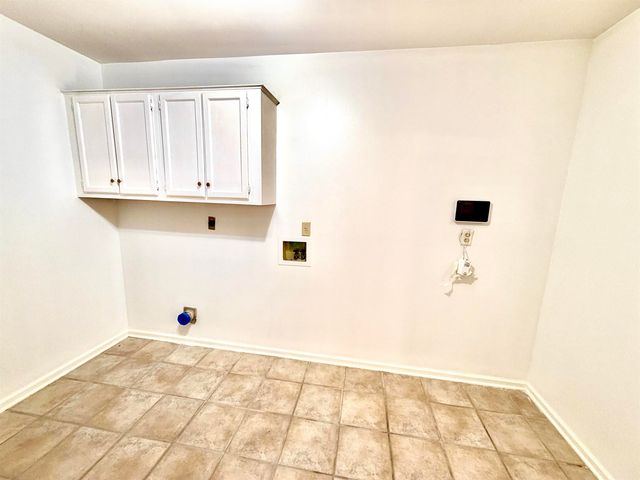 1466 FOX TRACE DR, Cordova, TN 38016