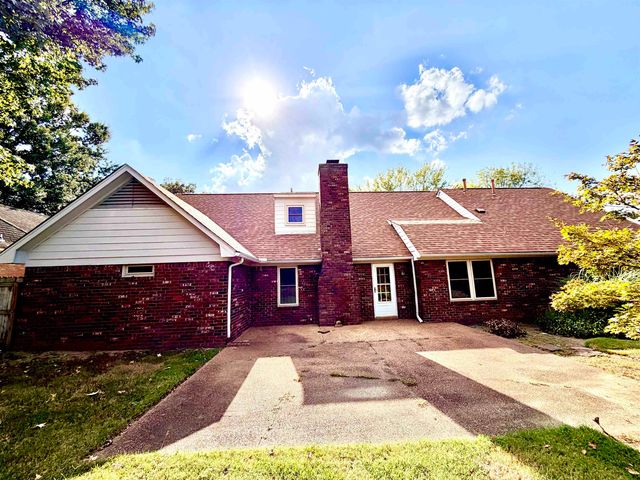 1466 FOX TRACE DR, Cordova, TN 38016