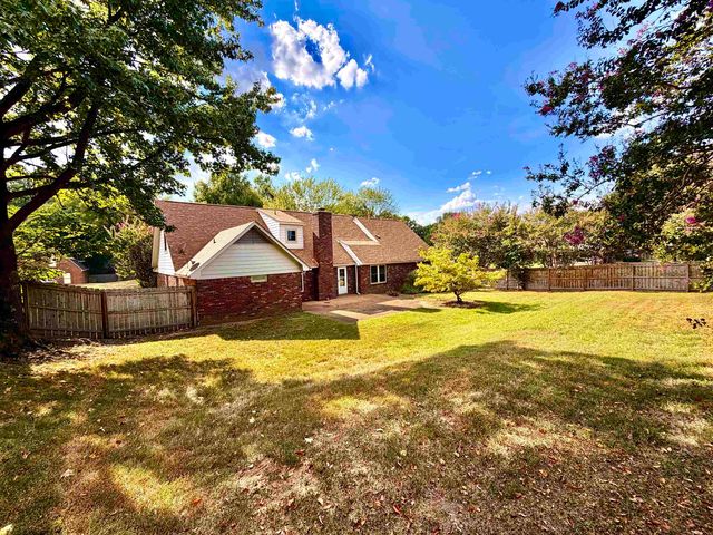 1466 FOX TRACE DR, Cordova, TN 38016