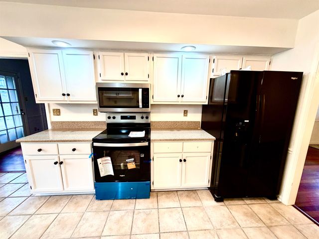 1466 FOX TRACE DR, Cordova, TN 38016