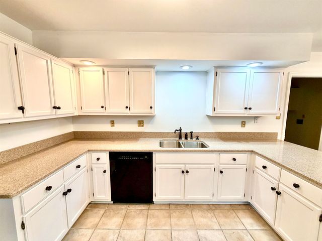 1466 FOX TRACE DR, Cordova, TN 38016
