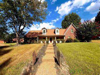 1466 FOX TRACE DR, Cordova, TN 38016