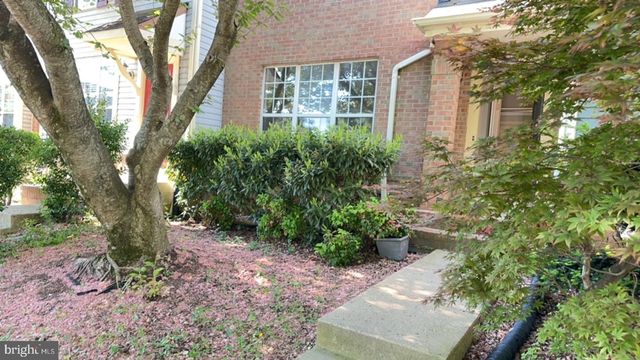 6504 MEDINAH LN, Alexandria, VA 22312