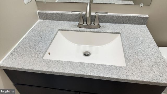 6504 MEDINAH LN, Alexandria, VA 22312