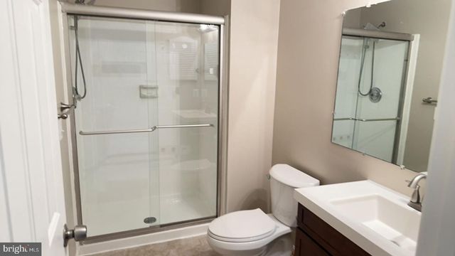 6504 MEDINAH LN, Alexandria, VA 22312