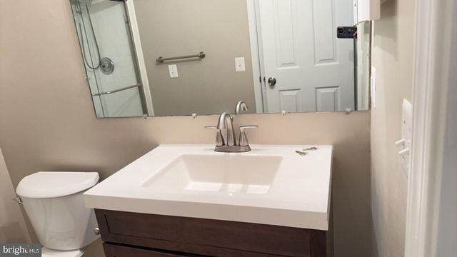 6504 MEDINAH LN, Alexandria, VA 22312
