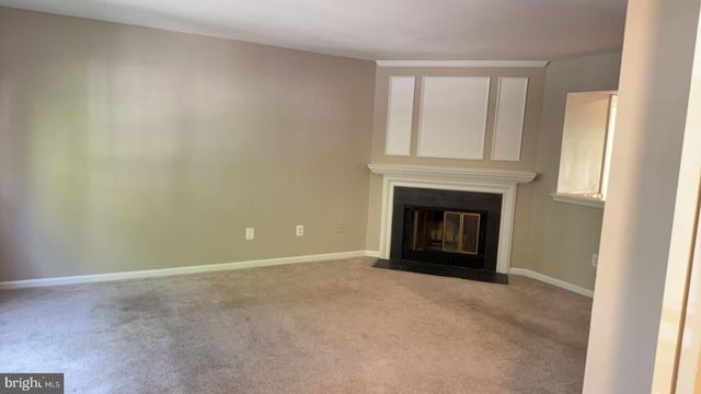 6504 MEDINAH LN, Alexandria, VA 22312