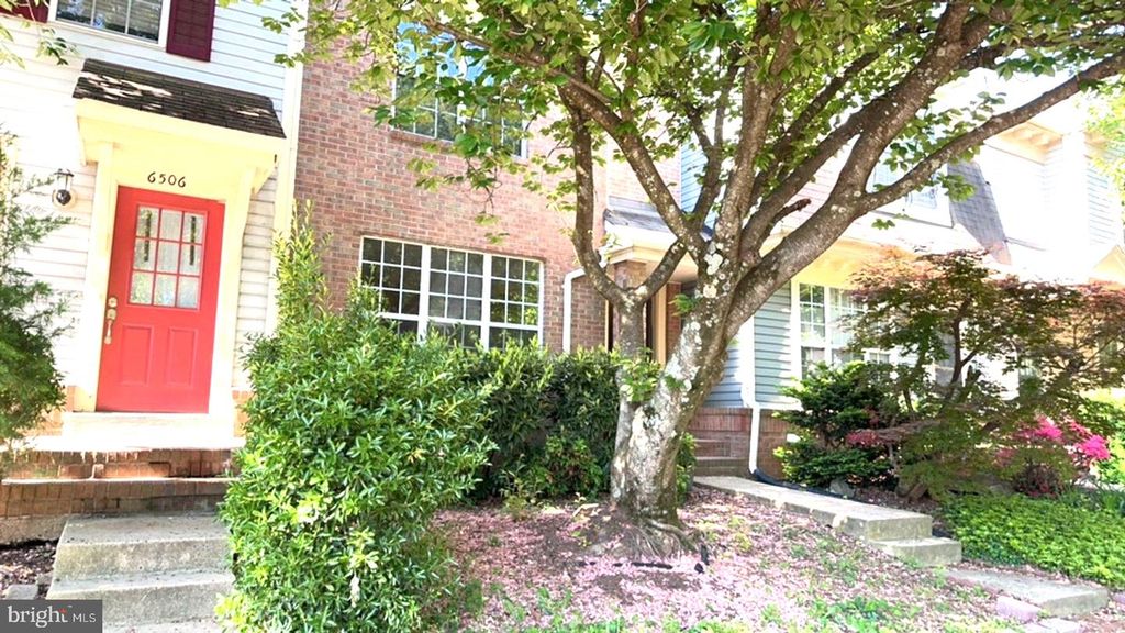 6504 MEDINAH LN, Alexandria, VA 22312