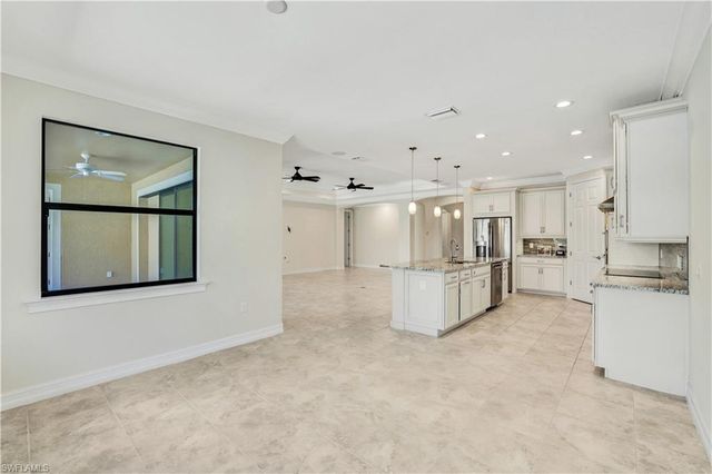 1621 Songbird CT, Naples, FL 34120