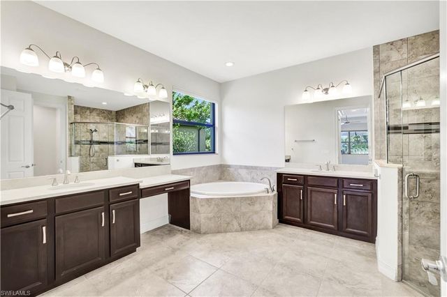 1621 Songbird CT, Naples, FL 34120