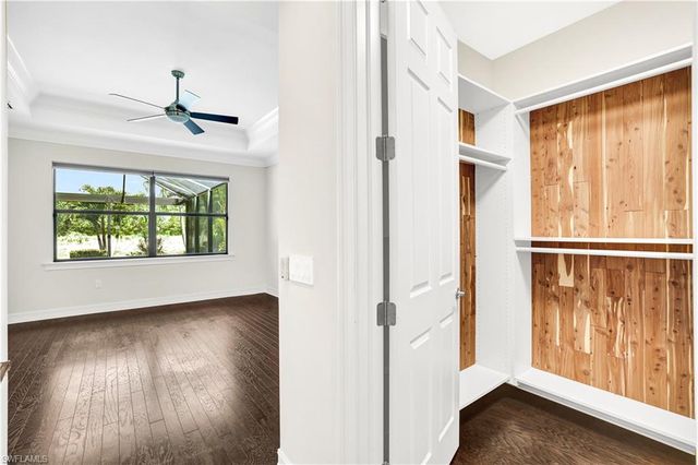 1621 Songbird CT, Naples, FL 34120