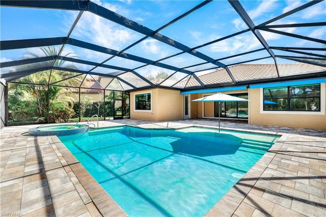 1621 Songbird CT, Naples, FL 34120