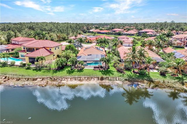 1621 Songbird CT, Naples, FL 34120