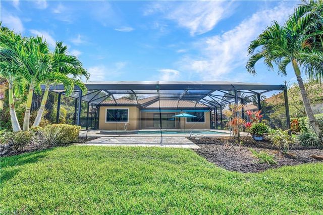1621 Songbird CT, Naples, FL 34120