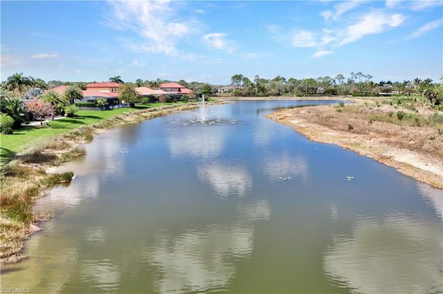 1621 Songbird CT, Naples, FL 34120