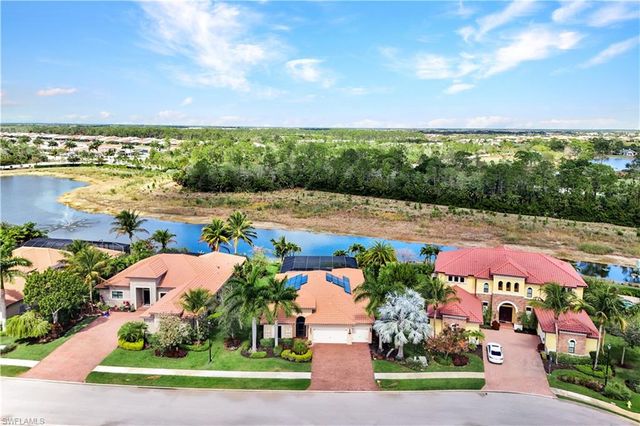 1621 Songbird CT, Naples, FL 34120