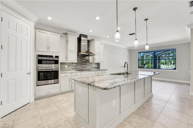 1621 Songbird CT, Naples, FL 34120