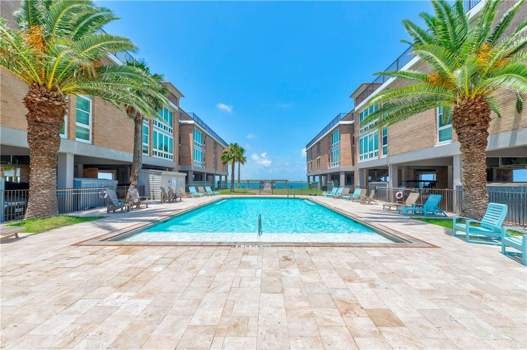 631 Channel View Dr 108, Port Aransas, TX 78373
