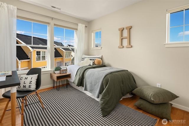 5950 31st Avenue SW, Seattle, WA 98126