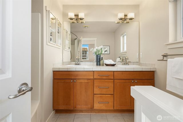 5950 31st Avenue SW, Seattle, WA 98126