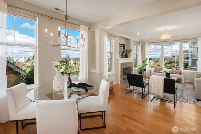 5950 31st Avenue SW, Seattle, WA 98126