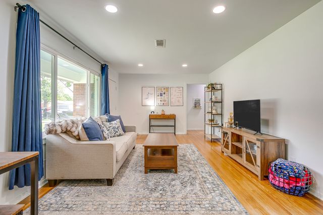 5517 Volder Drive, Fort Worth, TX 76114