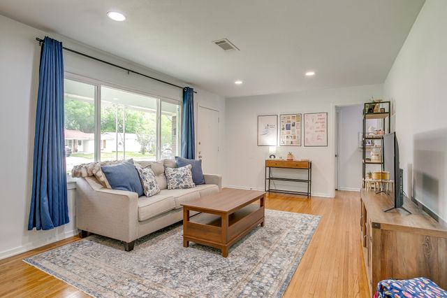 5517 Volder Drive, Fort Worth, TX 76114