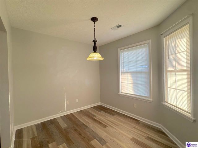 1435 Hawkins Drive, Vine Grove, KY 40175