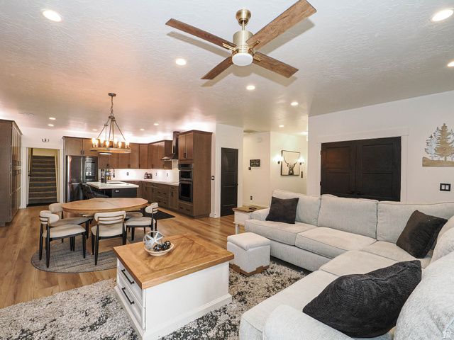 10716 S HAVEN DR, South Jordan, UT 84095