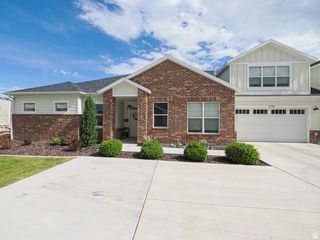 10716 S HAVEN DR, South Jordan, UT 84095