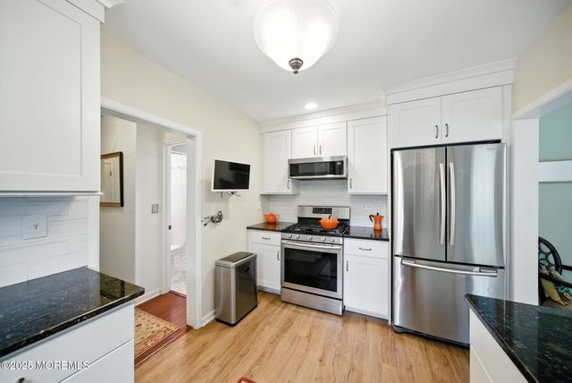29 Park Avenue, Belford, NJ 07718