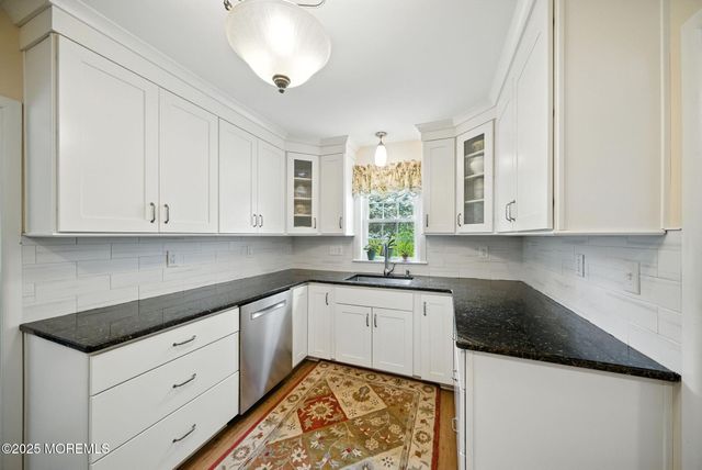 29 Park Avenue, Belford, NJ 07718
