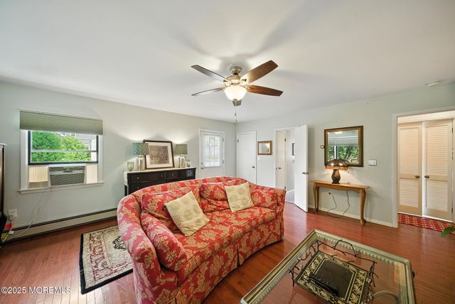 29 Park Avenue, Belford, NJ 07718