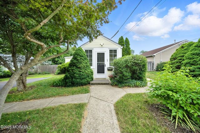 29 Park Avenue, Belford, NJ 07718